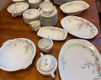 Extraordinary set of 8 Thun porcelain china with serving set and extra teacups and saucers