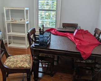 dining room table with 6 chairs