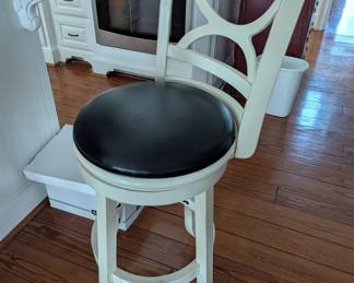 4 bar stools