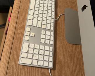 Apple iMac 27” Retina 5K Desktop Computer w/ Apple Keyboard
