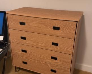 Oak Wood Finish 4-Drawer Dresser with Recessed Pulls