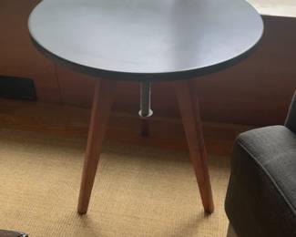 Industrial Style 20” Round Adjustable Accent Table H21”