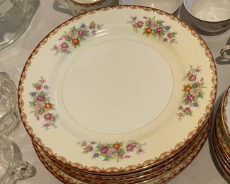 Diamond China ROSLYN Floral Pattern (many pieces available) 