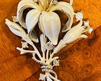 Vintage Brooch 