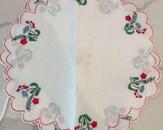 Embroidered Bread Bowl Liner