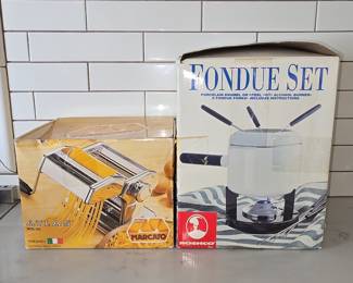 Marcato Atlas 150 Pasta Maker and Roshco Fondue Set