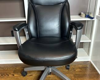 La-Z-Boy Arcadian Ergonomic Bonded Leather Swivel Executive Office Chair