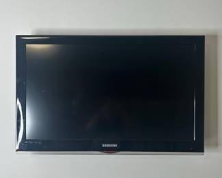 Samsung Flat Screen HDTV
