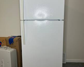 Kenmore Top-Freezer Refrigerator
