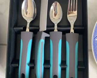 BunMo 4 piece silverware