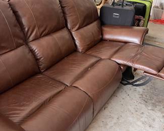 Lazy Boy 3 person sofa-reclines on 2