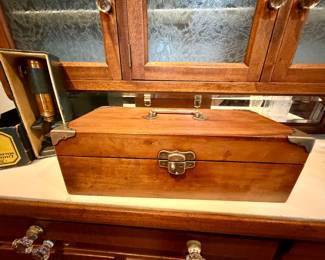 Antique Dental House Calls box