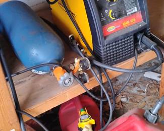 Mig Tig welder with blue argon gas tank