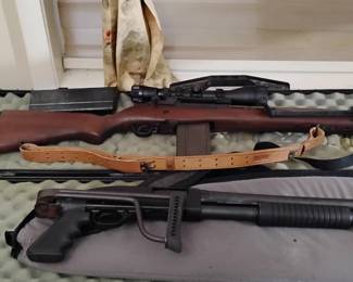 12 Guage Winchester Shotgun with folding stalk