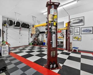 Rackdeck interlocking garage floor