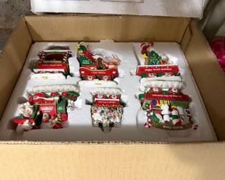 complete 6-piece Danbury Mint Westie Christmas Express Train set