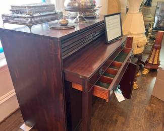 Expanding desk to dining table-UNIQUE!