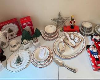 "Christmas is Coming" holiday dishes
