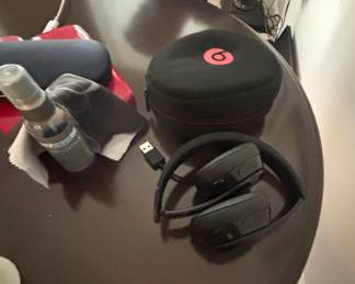 Beats by Dr. Dre Studio Wireless OverEar Headphones