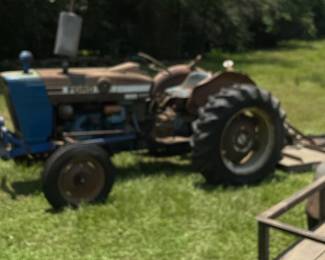 Ford 2600 tractor, fresh gas, new battery $6000 with 6 implements