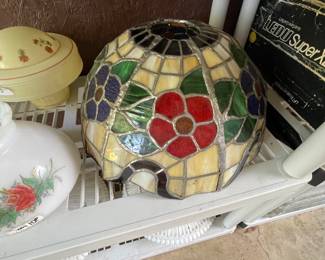 Stained glass hanging light fixture