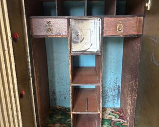 $500. Beautiful, antique Mosley Safe Company safe (works great). 34”w,31d,50t.  MOVING WILL BE YOUR RESPONSIBILITY . Approx 1500# 