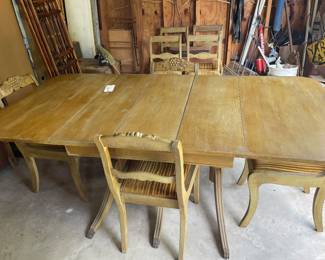 $500. “Antiqued” painted Duncan Phyfe style dinning table with set of 4 chairs