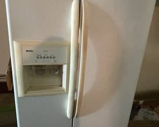 Refrigerator with drink and ice (older),works great