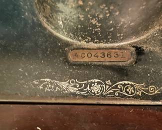 $300 Singer Sewing machine (ca. 1920)