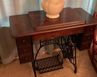 $300 Singer Sewing machine (ca. 1920)