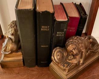 Pair of heavy metal lion bookends