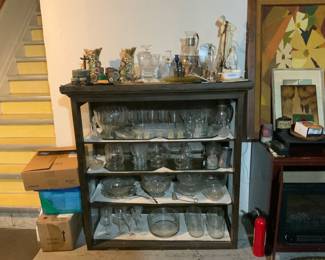 Cabinet/Glassware