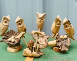 Small wood figurines 