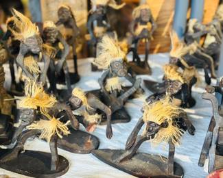 Folk art souvenir wood figurines 
