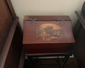 Small slanted box on stand