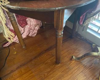 GREAT antique walnut country round table 