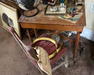Child’s lift top desk