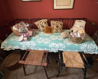 Antique metal day bed