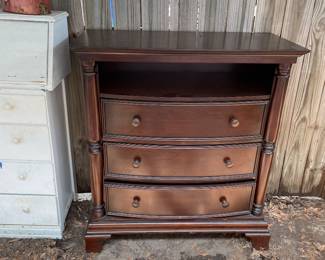 Modern dresser
