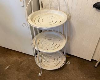 Threee tier pastry shelf