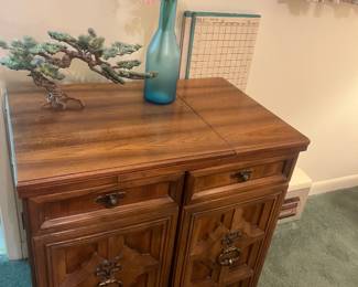 Singer sewing machine, cabinet