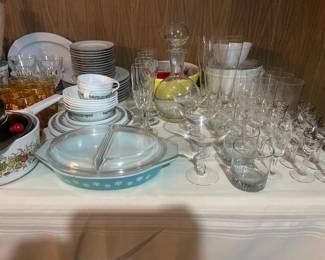 Pyrex, glassware