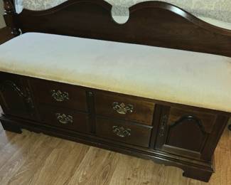 Lane cedar chest