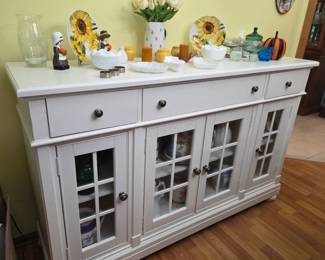 Kitchen cabinet 