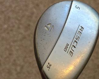 TaylorMade Rescue Mid Golf Wedge