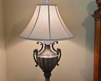 ORE International UrnShape Table Lamp