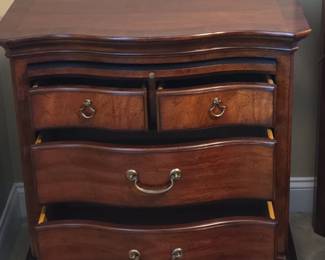 Thomasville Kent Park Nightstand