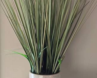 Artificial Onion Grass Plant in Textured Ceramic Pot