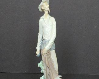 Lladro Don Quixote Standing Up Porcelain Figurine