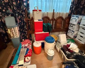 Kenilworth Blue Moon Estate Sale w/ Woodworking Tools, Piano & Pool Table
